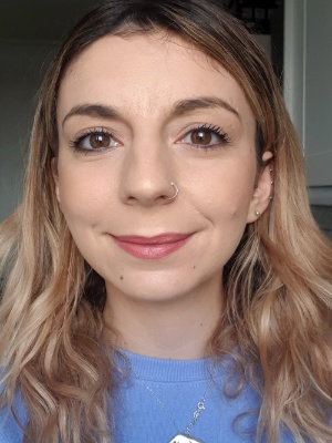Mihaela, Designer, Babysitter and Dogsitter in London