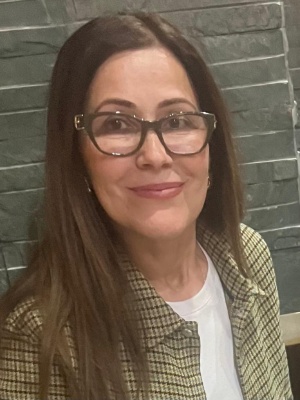Sanije, School Administrator in London